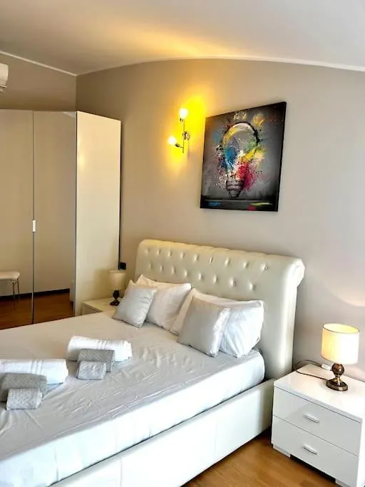 Appartement Moderno E Luminoso Con Terrazzo, M2 Malpensa Train à Milan Italie